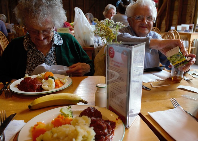 oběd důchodců